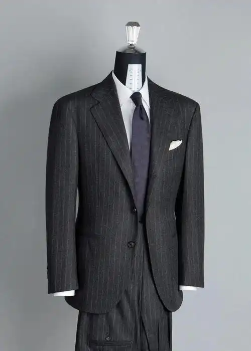 职场新手第一套西装该如何入手?