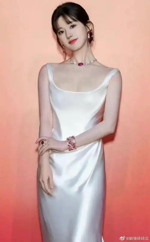 女明星的红毯惊艳瞬间##内娱女明星红毯惊艳造型