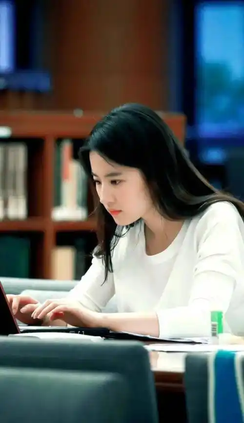 刘亦菲的十五到三十四岁年少成名,惊艳岁月_电影_角色_美人