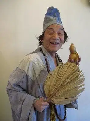 演济公的演员为啥出家(6岁出家54岁演济公火了)(5)