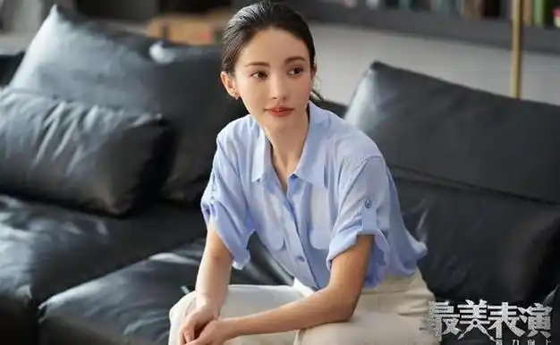 笑不活了金晨首次回应与胡夏恋情我却笑死在胡夏的评论区里