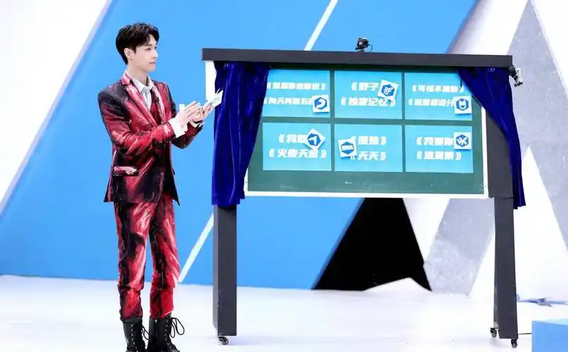 张艺兴《金曲青春》现场高清图释出,彰显热血本色