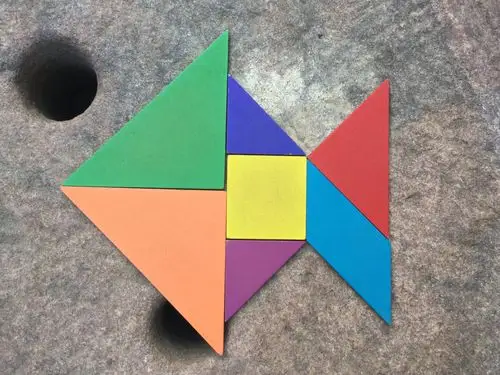 我是解放路小学一年级六班仇梓妍,拼图作品