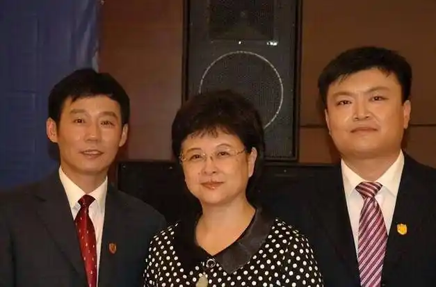 她是新闻联播主持人退休后在美国儿子家死去临终遗言令人痛惜