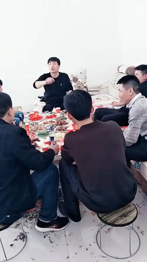 老公从城里回来已经5个月了,天天叫人来家里喝酒,每天都喝得烂醉,还打