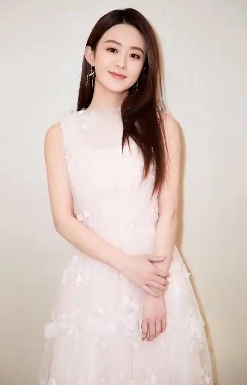 赵丽颖八字刘海图片赵丽颖中餐厅,八字看赵丽颖