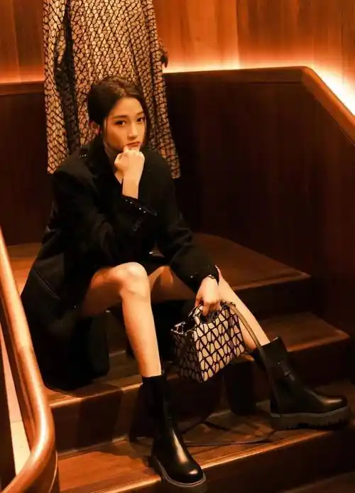 分享图片,亭亭玉立的关晓彤写真照