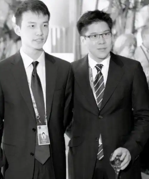 只不过因为多次犯错,霍启中已经丢失了家族未来继承人之位.