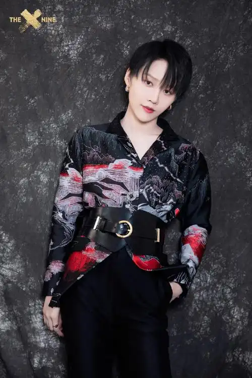 刘雨昕国风造型##央视五四晚会