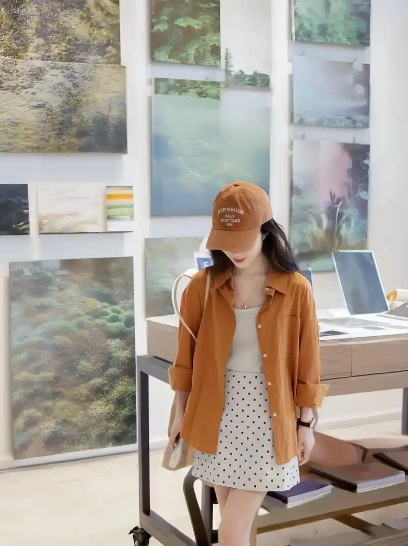 休闲帅气衬衫款外套搭配a字形波点裙