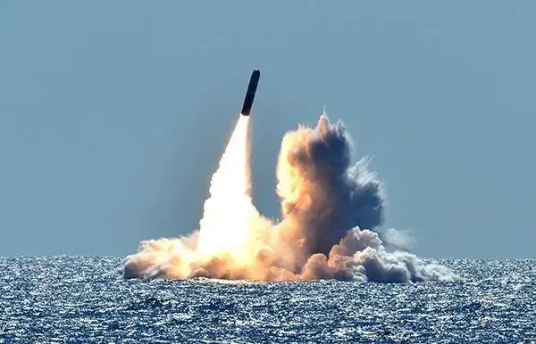 "巨浪-3"导弹试射惊动外界,看看外媒怎么评价,尤其是美国