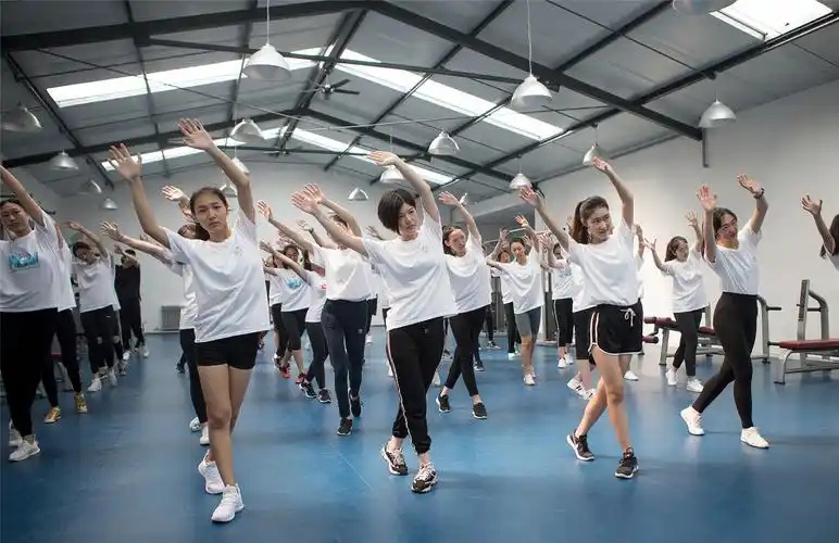 新面孔模特学校的模特学员一天要花多少时间健身?