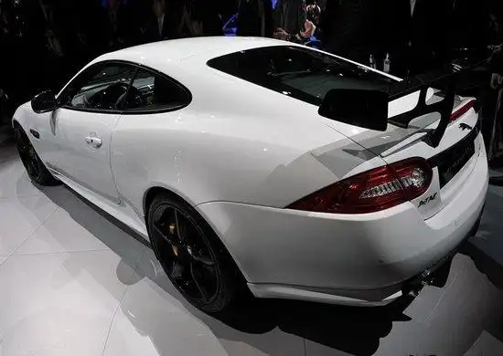 捷豹xkrsgt性能车仅50台外观偏向赛车化