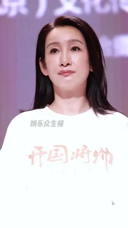 秦海璐 45岁高清怼脸状态如何