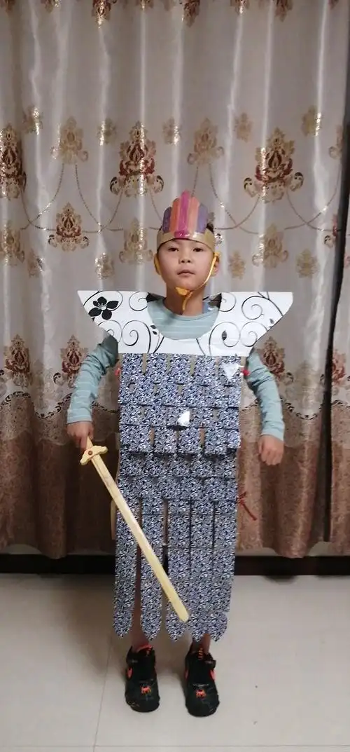 北马路小学二三班废物变宝时装周