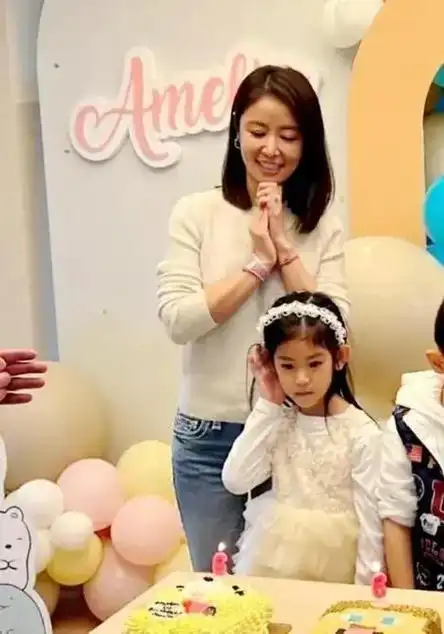 73岁林心如为父亲庆生,现场星光熠熠,女婿霍建华忙着招待好友