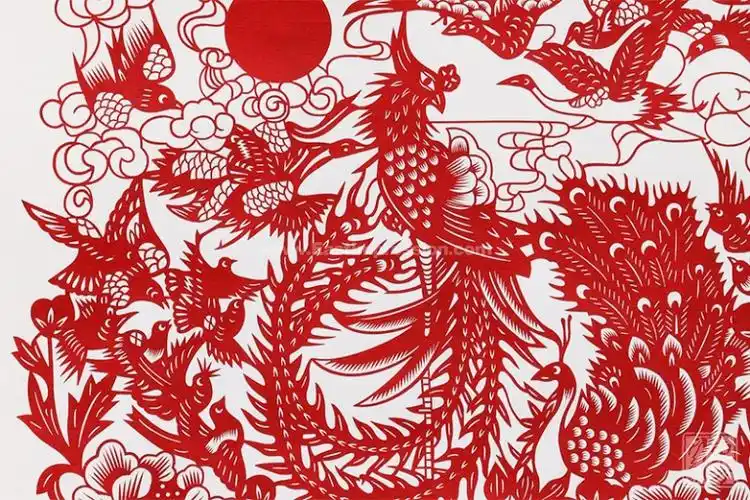 泰安市非物质文化遗产"岱岳剪纸"来表现中国传统的吉祥图案"百鸟朝凤"