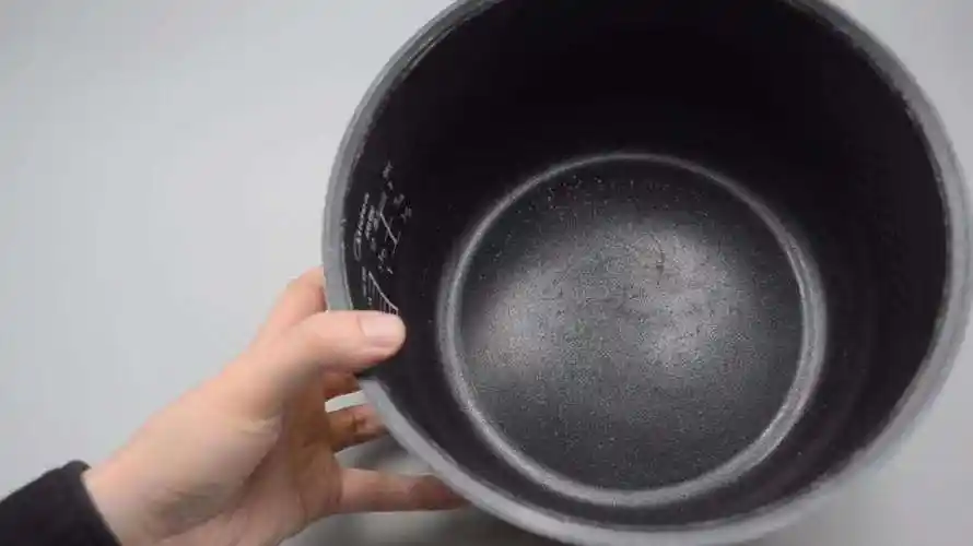 电饭煲内胆涂层脱落,还能不能用?