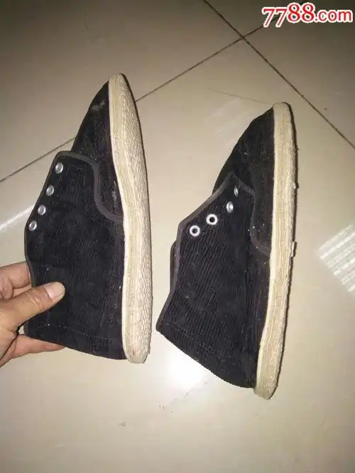 怀旧民俗·手工捺的千层底老布鞋