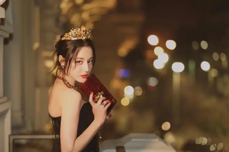 迪丽热巴已经美出国界了!