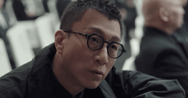 扫黑风暴装备盘点孙红雷戴手工眼镜黑社会爱金表大嫂背爱马仕