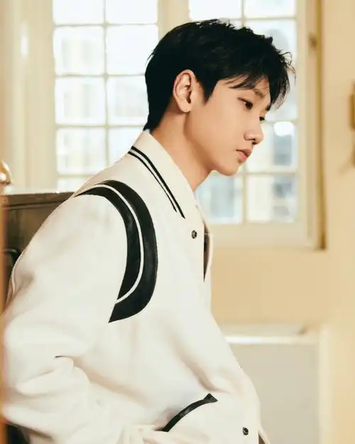 汪苏泷超话月圆生辉,花灯如昼,共享团圆.