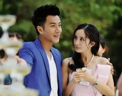 关于他前妻的新恋情,刘恺威曾在公众场合说过,杨幂不会承认一些不