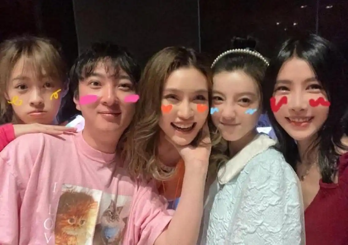 王思聪,这个让无数少女都趋之若鹜的名字,作为万达集团董事长王健林