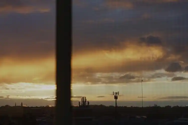 mojw_  2018年12月18日 2:15   关注  ins 壁纸 背景图 风景 光和影