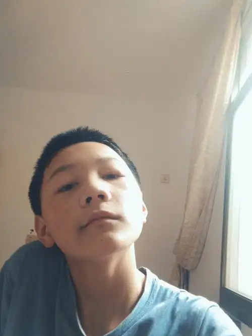 网恋照片快保存吧初中生素颜