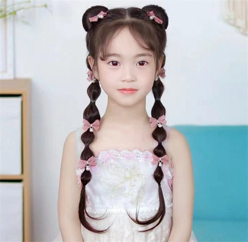 小女孩泡泡辫扎发 可爱软萌气质足_儿童发型 - 美发站