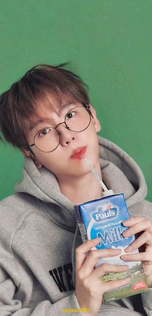 【推】求推荐戴眼镜好看的男爱豆戴上眼镜后多了一份魅力,风格随时