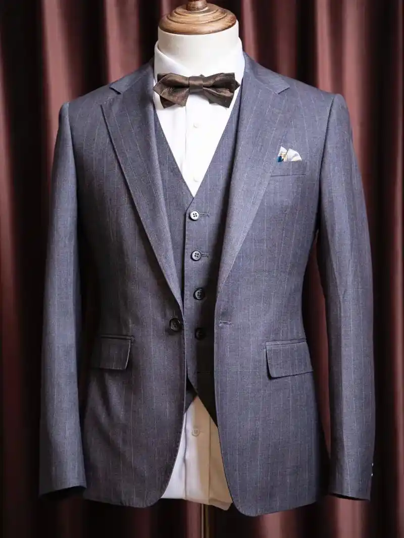 09那么今天分享的这套灰色西服 11566质感上