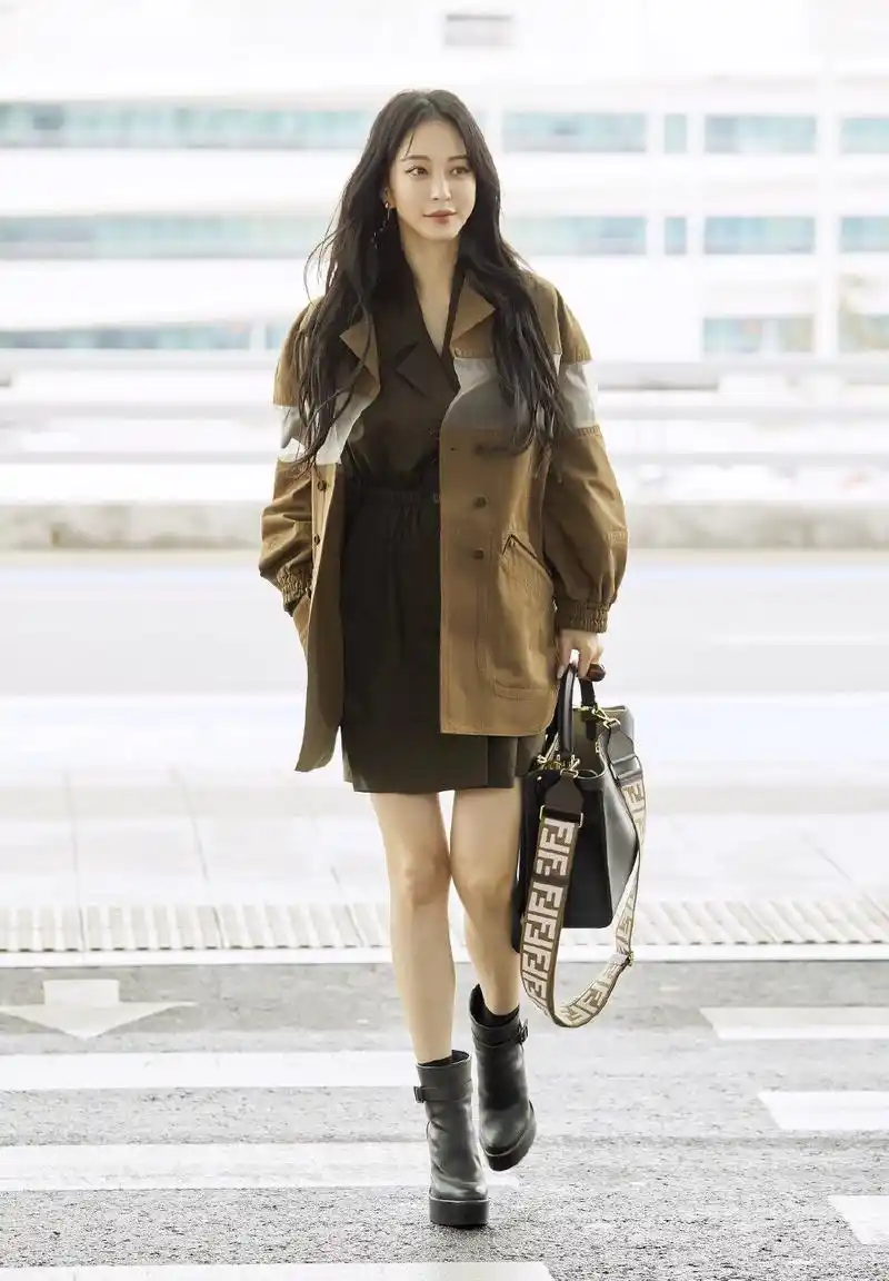 韩艺瑟穿搭忒简单,咱们开春学会了也可以很韩范儿!