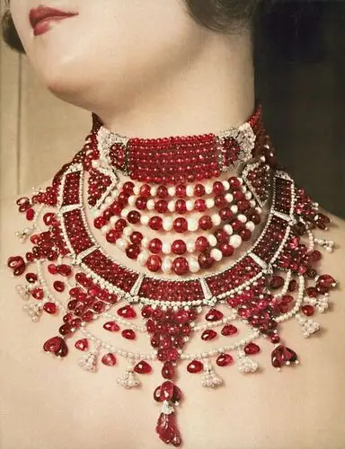 卡地亚1930年为印度土邦主bhupindar singh专门定制的红宝石项链