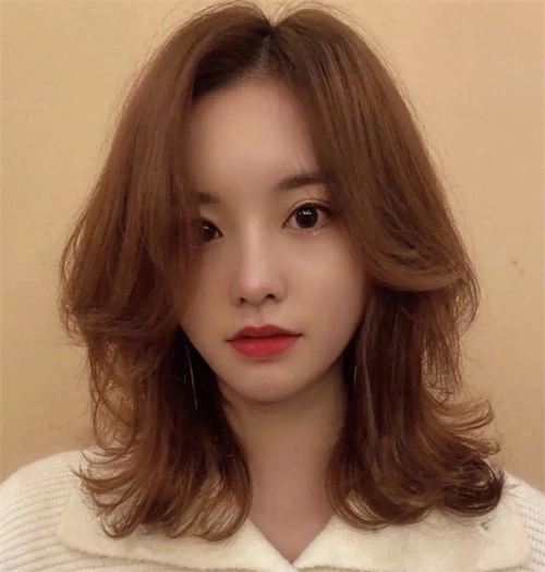 简约锁骨发气垫烫 慵懒别致超瘦脸_女生烫发 - 美发站