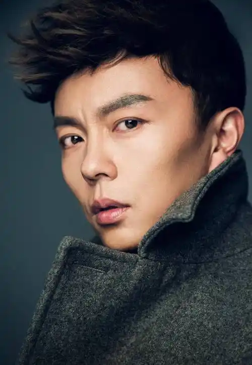 王晶力捧,10岁爆红,却被父母"雪藏"6年,谢苗后悔么?_李连杰_孩子_武术