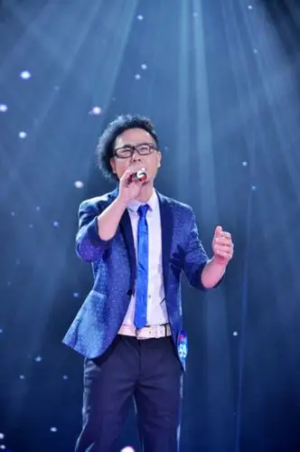 《月亮之上》词曲作者何沐阳直言遇瓶颈 "阿呆"一曲卖20万