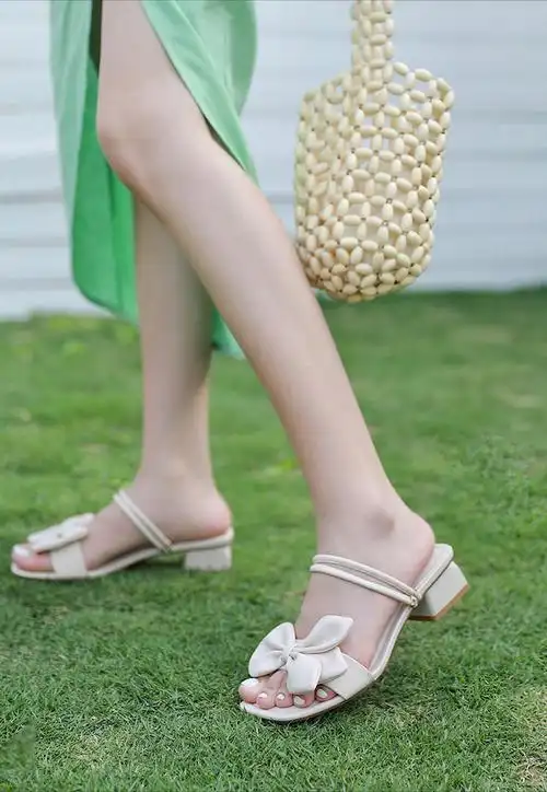 夏天穿什么凉鞋好看?这几款值得入手