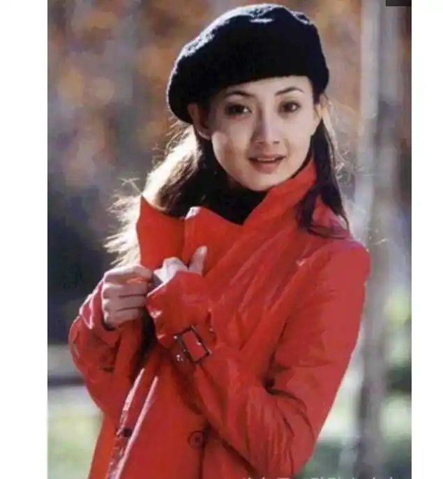 牛莉一家近照曝光,老公比郭子还帅,女儿长成这样