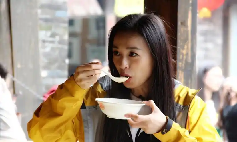 为高考加油 穿水手服的张庭竟然嫩回18岁