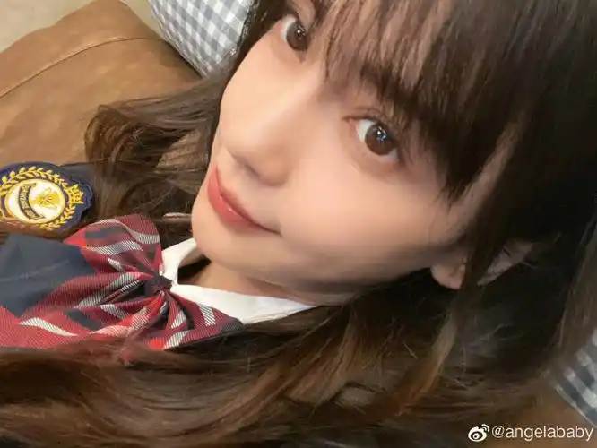 angelababy校服怼脸自拍##angelababy的眼睛好大