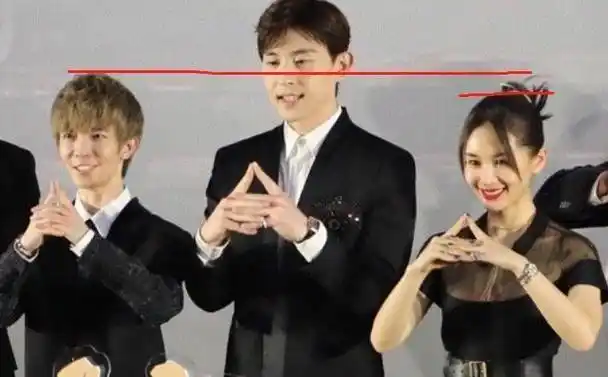 另外的一个身高是162,官方身高差距的话,其实也就是7cm左右,看的话