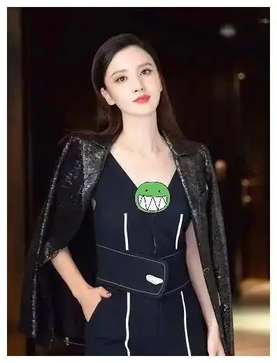 张萌身高1米72,穿这件连体服确实很漂亮.张萌在穿