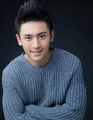 张哲瀚1991年出生于江西新余,身高181cm,毕业于上海戏剧学院表演系