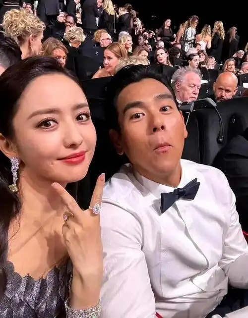 彭于晏胆真大!戛纳电影节原图直出佟丽娅的颈纹,梁静的大眼袋