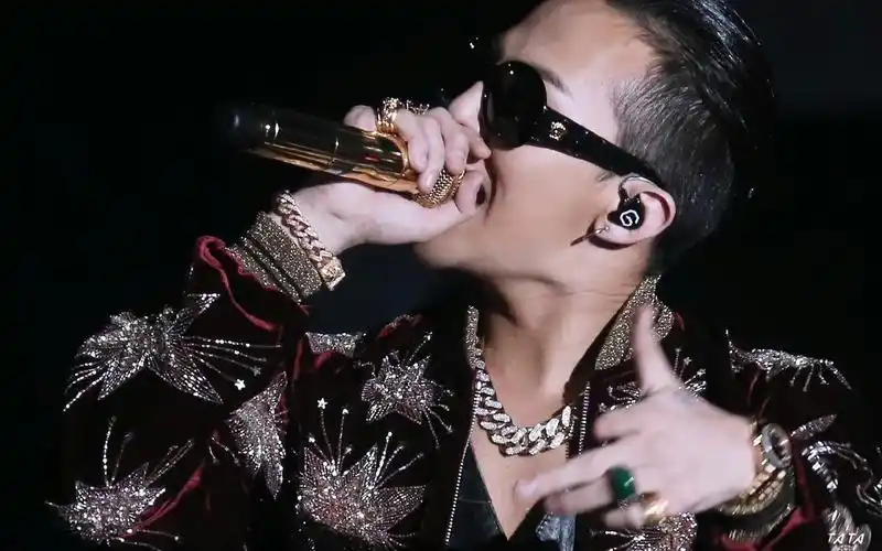 【权志龙高清饭拍】年末很久没看到过这么振奋人心的舞台了 141203