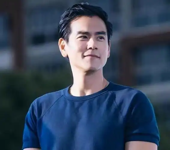 彭于晏沦落街头,脸上沧桑白发明显,因为这件事让他失去了资源?