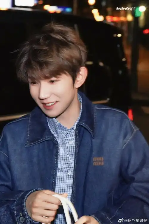 王源巴黎接机人气