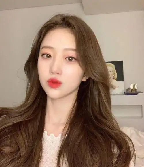 直发染什么颜色好看(2020年流行染什么颜色头发?)_捷讯网